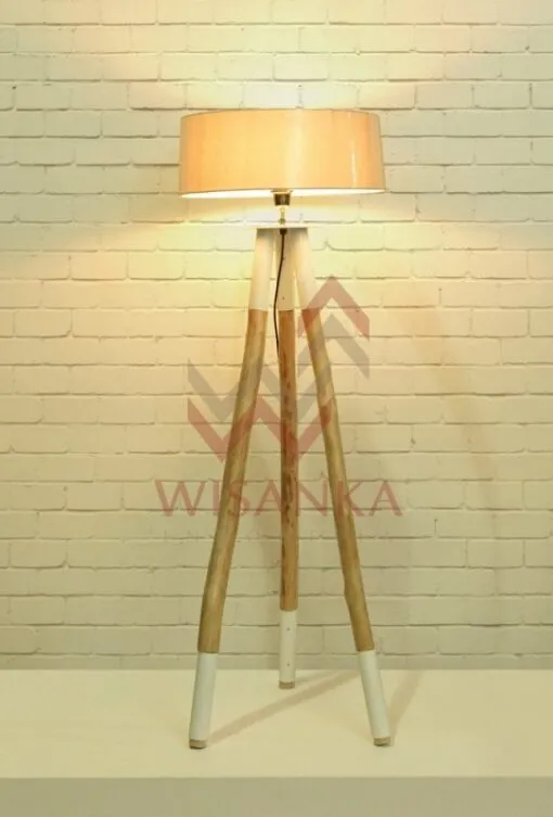 Lemur Floor Lamp – Tripod Lamp